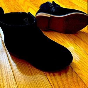 Toddler Girl size 7 black ankle boots